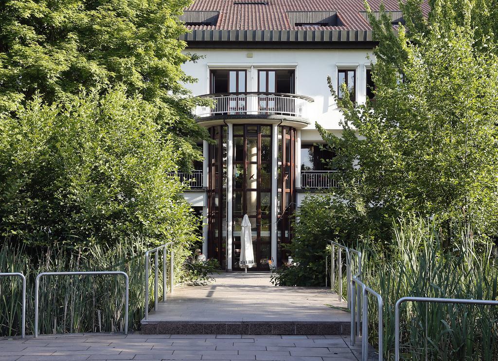 Tagungs- Und Bildungszentrum Steinbach/Taunus Штайнбах-ам-Таунус Экстерьер фото